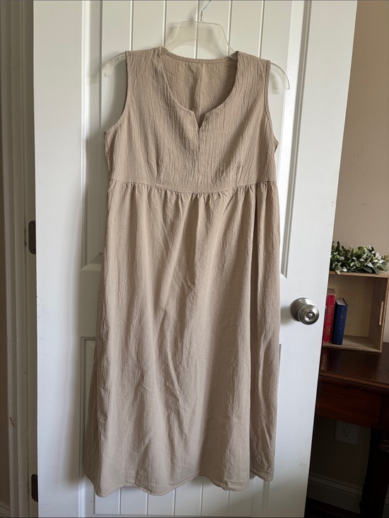 N/A Dresses & Skirts - Sleeveless Beige Maxi Dress with Notch Neck